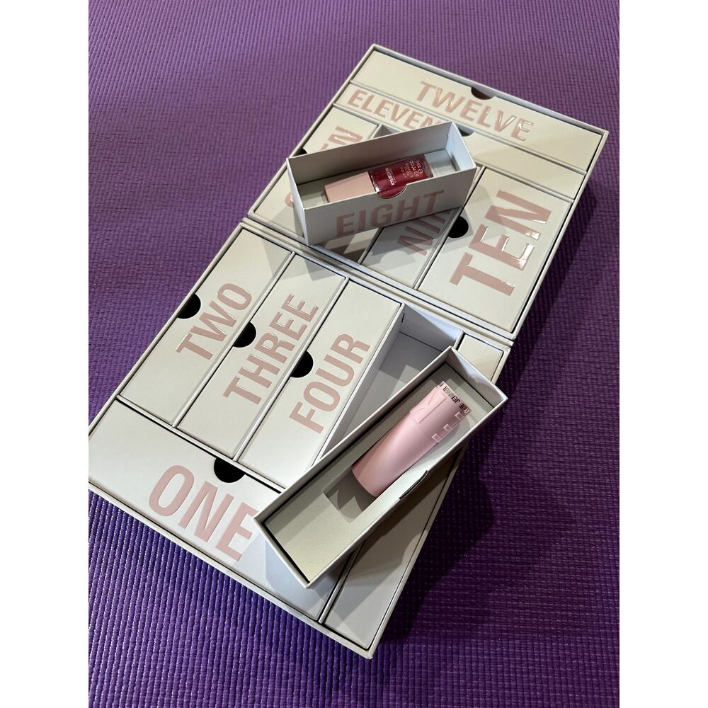 Kylie Cosmetics Advent Calendar NEW Mascara, Liquid Eyeshadow, Lipstick, Liner - Picture 2 of 6